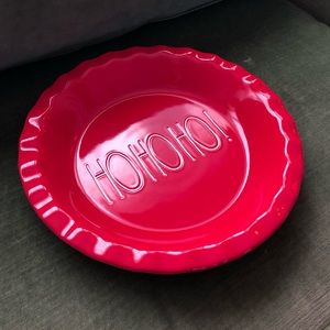 Rae Dunn red holiday pie dish